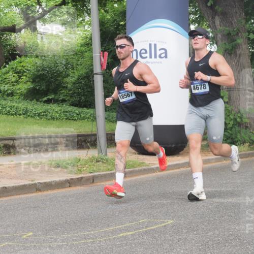 29.06.2025 - hella hamburg halbmarathon KatJ http://msf.ph/oto/8335091 29.06.2025 10:17:48 Zwischen KM18-KM19 1122, 4678, 7651 meine-sportfotos.de