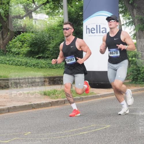 29.06.2025 - hella hamburg halbmarathon KatJ http://msf.ph/oto/8335121 29.06.2025 10:17:49 Zwischen KM18-KM19 1122, 4678, 7651 meine-sportfotos.de