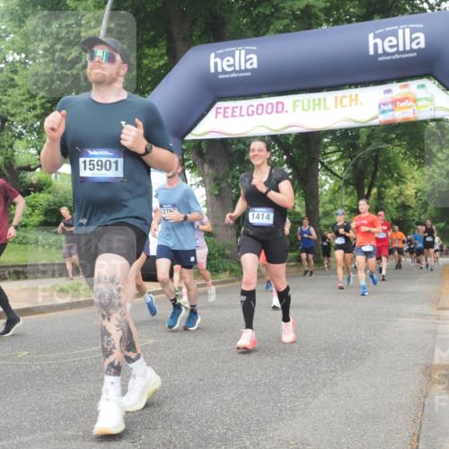 29.06.2025 - hella hamburg halbmarathon KatJ http://msf.ph/oto/8335127 29.06.2025 10:47:44 Zwischen KM18-KM19 1006, 1190, 1414, 1453, 2011, 2086, 2322, 2323 meine-sportfotos.de