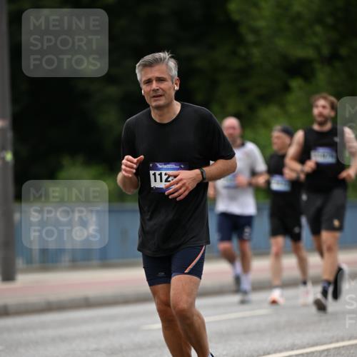29.06.2025 - hella hamburg halbmarathon Dr. Thomas Lammeyer http://msf.ph/oto/8335176 29.06.2025 10:39:59 Kennedybrücke 1336, 2352, 2412, 2827, 3828, 4413, 4965, 5147, 6029, 6189, 6867, 7275, 8356, 8567, 8947, 9470, 9819, 10047, 10565, 10567, 10652, 11187, 11198, 11233, 11359 meine-sportfotos.de