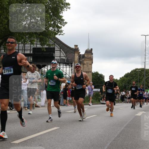 29.06.2025 - hella hamburg halbmarathon Yannick Fuchs http://msf.ph/oto/8335213 29.06.2025 10:51:53 20KM 1595, 1611, 2025, 2488, 2606, 2759, 2806, 2840, 2883, 2907, 3093, 3141, 3859, 4319, 4426, 4467, 4502, 4579, 4632, 4833, 5341, 5926, 6104, 6281, 6302, 6531, 6595, 7138, 7189, 8322, 8585, 9316, 9485, 10599, 10788, 11645, 12585, 13465, 13816, 13880, 14266, 14571, 15217, 15229, 16517, 16531, 17405, 17415, 17455, 17543, 18068, 18180, 18492, 18501, 18587, 18762, 18891 meine-sportfotos.de