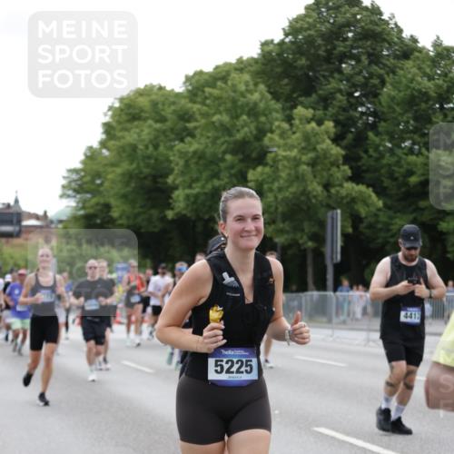 29.06.2025 - hella hamburg halbmarathon Jannik Wohlers http://msf.ph/oto/8335316 29.06.2025 10:40:49 Lombardsbrücke 1317, 1731, 2229, 2805, 3532, 3533, 4412, 4638, 5086, 5225, 5549, 5688, 5689, 5928, 6088, 6250, 6474, 7661, 7821, 7829, 8293, 8385, 8586, 8751, 8769, 8878, 8992, 9962, 10181, 10269, 10407, 10644, 10835, 11759, 11851, 13168, 13299, 13373, 13778, 13848, 14253, 14376, 14776, 15076, 15953, 16260, 16454, 16559, 16802, 16846, 16981, 17370, 17872, 18142, 18494, 18580, 18844, 18888 meine-sportfotos.de