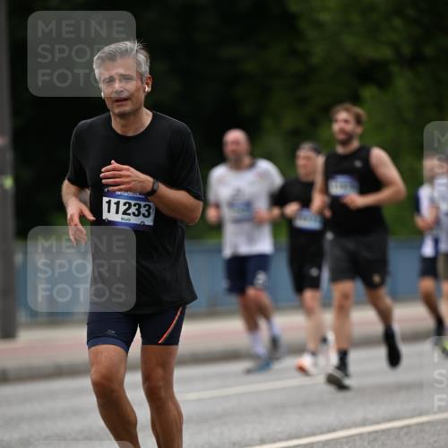 29.06.2025 - hella hamburg halbmarathon Dr. Thomas Lammeyer http://msf.ph/oto/8335333 29.06.2025 10:39:59 Kennedybrücke 1336, 2352, 2412, 2827, 3828, 4413, 4965, 5147, 6029, 6189, 6867, 7275, 8356, 8567, 8947, 9470, 9819, 10047, 10565, 10567, 10652, 11187, 11198, 11233, 11359 meine-sportfotos.de