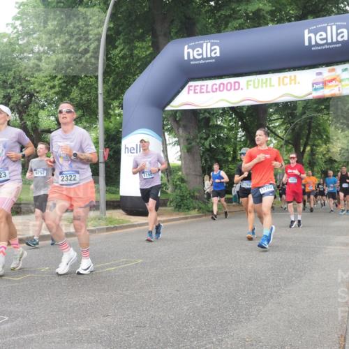 29.06.2025 - hella hamburg halbmarathon KatJ http://msf.ph/oto/8335400 29.06.2025 10:47:46 Zwischen KM18-KM19 1006, 1190, 1414, 2011, 2322, 2323, 8483 meine-sportfotos.de