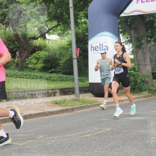 29.06.2025 - hella hamburg halbmarathon KatJ http://msf.ph/oto/8335448 29.06.2025 10:17:54 Zwischen KM18-KM19 4678, 5367, 8731 meine-sportfotos.de