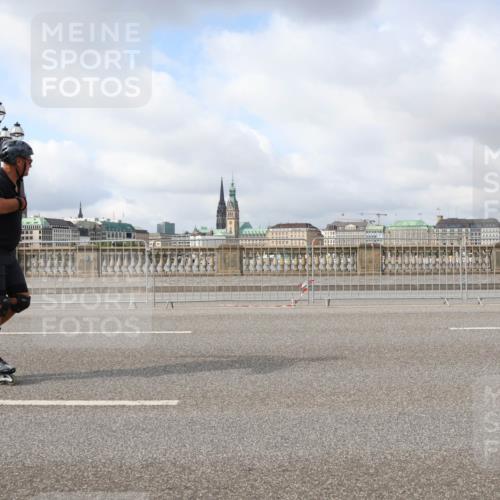 29.06.2025 - hella hamburg halbmarathon Lena Gebhardt http://msf.ph/oto/8335452 29.06.2025 09:09:02 Lombardsbrücke  meine-sportfotos.de