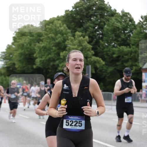 29.06.2025 - hella hamburg halbmarathon Jannik Wohlers http://msf.ph/oto/8335473 29.06.2025 10:40:49 Lombardsbrücke 1317, 1731, 2229, 2805, 3532, 3533, 4412, 4638, 5086, 5225, 5549, 5688, 5689, 5928, 6088, 6250, 6474, 7661, 7821, 7829, 8293, 8385, 8586, 8751, 8769, 8878, 8992, 9962, 10181, 10269, 10407, 10644, 10835, 11759, 11851, 13168, 13299, 13373, 13778, 13848, 14253, 14376, 14776, 15076, 15953, 16260, 16454, 16559, 16802, 16846, 16981, 17370, 17872, 18142, 18494, 18580, 18844, 18888 meine-sportfotos.de