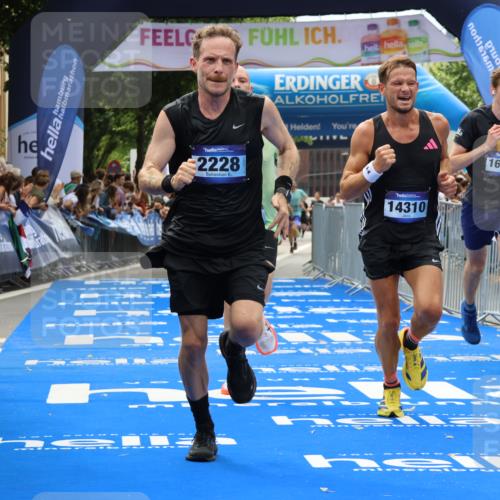 29.06.2025 - hella hamburg halbmarathon Strokosch-Dieckow http://msf.ph/oto/8335476 29.06.2025 10:33:48 Ziel 1743, 2228, 2243, 2746, 4246, 5193, 10865, 13771, 14310, 14466, 15500, 16243, 16755 meine-sportfotos.de