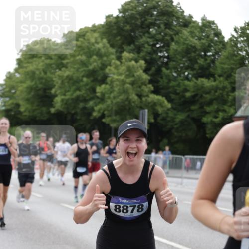 29.06.2025 - hella hamburg halbmarathon Jannik Wohlers http://msf.ph/oto/8335486 29.06.2025 10:40:50 Lombardsbrücke 1317, 1731, 2229, 2805, 3532, 3533, 4412, 4638, 5086, 5225, 5549, 5688, 5689, 5928, 6088, 6250, 6474, 7661, 7821, 7829, 8293, 8385, 8586, 8751, 8769, 8878, 8992, 9962, 10181, 10269, 10407, 10835, 11759, 11851, 13168, 13299, 13373, 13778, 13848, 14037, 14253, 14376, 14776, 15076, 15953, 16260, 16454, 16559, 16802, 16846, 16981, 17370, 17872, 18142, 18494, 18580, 18844, 18888 meine-sportfotos.de