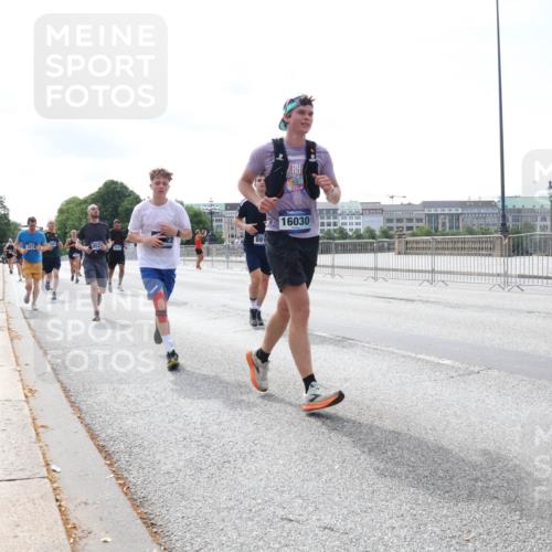 29.06.2025 - hella hamburg halbmarathon Lena Gebhardt http://msf.ph/oto/8335510 29.06.2025 10:13:19 Lombardsbrücke 3218, 891, 16030, 1007, 1020, 1051, 1747, 1859, 2055, 2942, 2961, 3218, 3360, 3728, 3729, 4187, 4532, 4795, 4950, 5546, 6489, 6717, 6724, 7346, 7446, 7447, 7460, 7873, 8279, 8398, 8405, 8913, 9141, 9527, 9612, 10067, 10402, 11720, 12492, 13331, 13928, 14404, 15531, 15663, 15922, 16030, 16255, 16323, 16437, 17474, 17699, 17988, 18048, 18222, 18231, 18320, 18530, 18732 meine-sportfotos.de