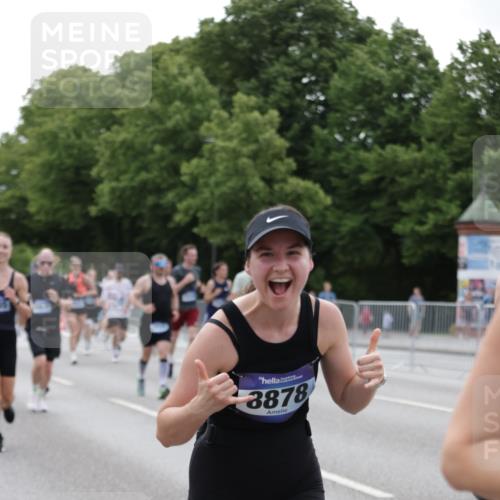 29.06.2025 - hella hamburg halbmarathon Jannik Wohlers http://msf.ph/oto/8335552 29.06.2025 10:40:50 Lombardsbrücke 1317, 1731, 2229, 2805, 3532, 3533, 4412, 4638, 5086, 5225, 5549, 5688, 5689, 5928, 6088, 6250, 6474, 7661, 7821, 7829, 8293, 8385, 8586, 8751, 8769, 8878, 8992, 9962, 10181, 10269, 10407, 10835, 11759, 11851, 13168, 13299, 13373, 13778, 13848, 14037, 14253, 14376, 14776, 15076, 15953, 16260, 16454, 16559, 16802, 16846, 16981, 17370, 17872, 18142, 18494, 18580, 18844, 18888 meine-sportfotos.de
