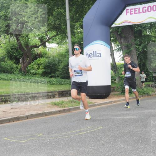 29.06.2025 - hella hamburg halbmarathon KatJ http://msf.ph/oto/8335608 29.06.2025 10:17:56 Zwischen KM18-KM19 5367, 8731 meine-sportfotos.de