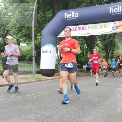 29.06.2025 - hella hamburg halbmarathon KatJ http://msf.ph/oto/8335649 29.06.2025 10:47:47 Zwischen KM18-KM19 1006, 1190, 1414, 2011, 2322, 2323, 8483 meine-sportfotos.de