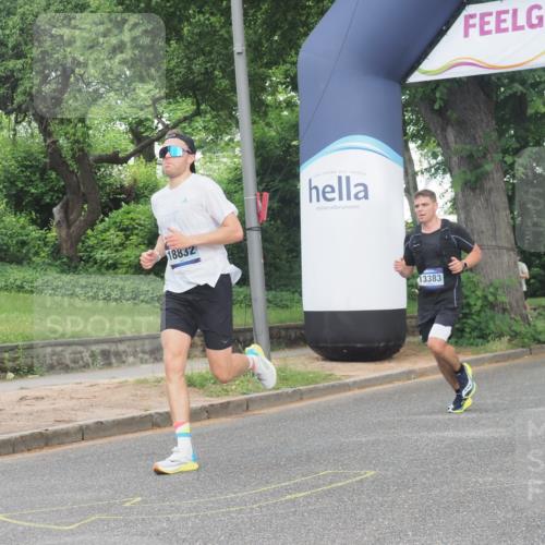 29.06.2025 - hella hamburg halbmarathon KatJ http://msf.ph/oto/8335653 29.06.2025 10:17:56 Zwischen KM18-KM19 5367, 8731 meine-sportfotos.de