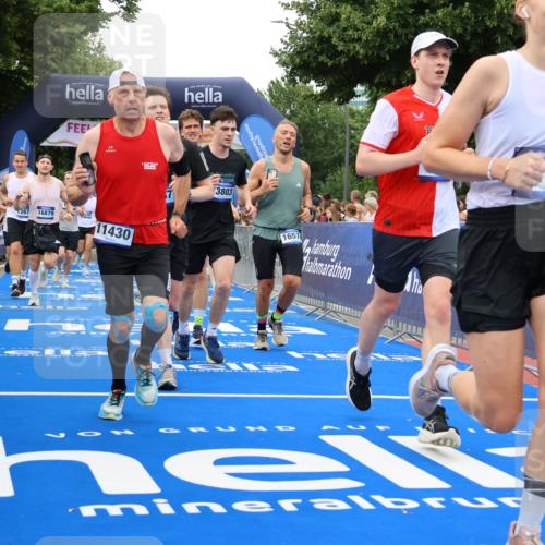 29.06.2025 - hella hamburg halbmarathon Strokosch-Dieckow http://msf.ph/oto/8335660 29.06.2025 10:54:17 Ziel 1267, 1442, 3103, 3177, 3426, 3861, 3898, 4635, 6082, 6084, 6443, 6511, 6512, 7274, 8223, 8772, 11430, 12213, 12362, 13033, 13289, 13803, 15169, 15524, 15946, 16327, 16527, 16574, 16750, 16780, 16879, 17087, 17698, 18268 meine-sportfotos.de
