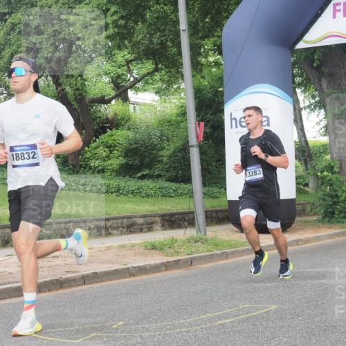 29.06.2025 - hella hamburg halbmarathon KatJ http://msf.ph/oto/8335730 29.06.2025 10:17:56 Zwischen KM18-KM19 5367, 8731 meine-sportfotos.de