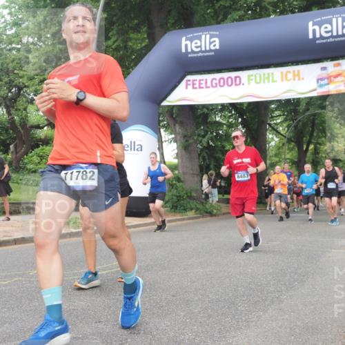 29.06.2025 - hella hamburg halbmarathon KatJ http://msf.ph/oto/8335775 29.06.2025 10:47:48 Zwischen KM18-KM19 1190, 1414, 2322, 2323, 8421, 8483 meine-sportfotos.de