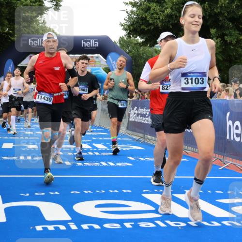 29.06.2025 - hella hamburg halbmarathon Strokosch-Dieckow http://msf.ph/oto/8335779 29.06.2025 10:54:17 Ziel 1267, 1442, 3103, 3177, 3426, 3861, 3898, 4635, 6082, 6084, 6443, 6511, 6512, 7274, 8223, 8772, 11430, 12213, 12362, 13033, 13289, 13803, 15169, 15524, 15946, 16327, 16527, 16574, 16750, 16780, 16879, 17087, 17698, 18268 meine-sportfotos.de