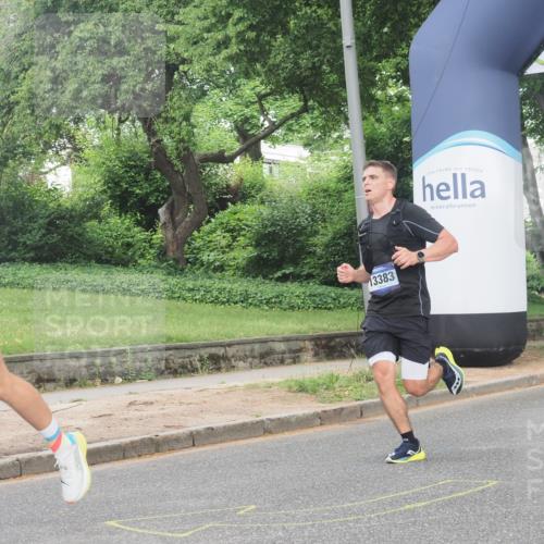 29.06.2025 - hella hamburg halbmarathon KatJ http://msf.ph/oto/8335788 29.06.2025 10:17:56 Zwischen KM18-KM19 5367, 8731 meine-sportfotos.de
