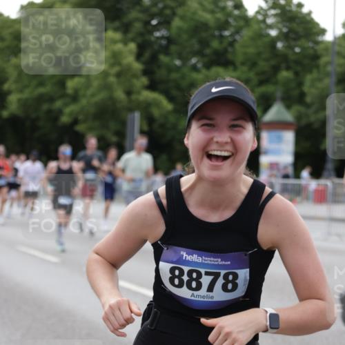 29.06.2025 - hella hamburg halbmarathon Jannik Wohlers http://msf.ph/oto/8335848 29.06.2025 10:40:51 Lombardsbrücke 1317, 1731, 2229, 2805, 3532, 3533, 4412, 4638, 5086, 5225, 5549, 5688, 5689, 5928, 5942, 6088, 6250, 6474, 6793, 6894, 7661, 7821, 7829, 8293, 8385, 8586, 8751, 8769, 8878, 8992, 9962, 10181, 10269, 10407, 10835, 11759, 11851, 13168, 13299, 13373, 13778, 13848, 14037, 14253, 14376, 14776, 15076, 15224, 15953, 16260, 16454, 16559, 16802, 16846, 16981, 17370, 17872, 18142, 18494, 18580, 18844, 18888 meine-sportfotos.de
