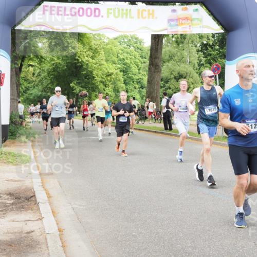 29.06.2025 - hella hamburg halbmarathon MichiJ http://msf.ph/oto/8335890 29.06.2025 10:39:07 Zwischen KM18-KM19 2287, 2636, 2946, 8977, 9214, 9656, 11625, 12224, 12949, 14122, 14561, 15126, 15496, 17131, 17815, 18869 meine-sportfotos.de