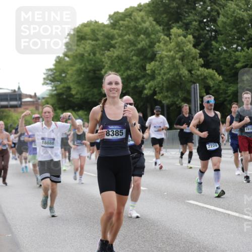 29.06.2025 - hella hamburg halbmarathon Jannik Wohlers http://msf.ph/oto/8335896 29.06.2025 10:40:52 Lombardsbrücke 1542, 1731, 2229, 2805, 3532, 3533, 4412, 4638, 5086, 5225, 5688, 5689, 5928, 5942, 6088, 6250, 6474, 6793, 6894, 7661, 7821, 7829, 8293, 8385, 8586, 8751, 8769, 8878, 8992, 9962, 10181, 10269, 10407, 10835, 11851, 13168, 13299, 13373, 13778, 13848, 14037, 14253, 14376, 14776, 15076, 15224, 15953, 16260, 16454, 16559, 16846, 16981, 17370, 17872, 18142, 18494, 18580, 18844, 18888 meine-sportfotos.de