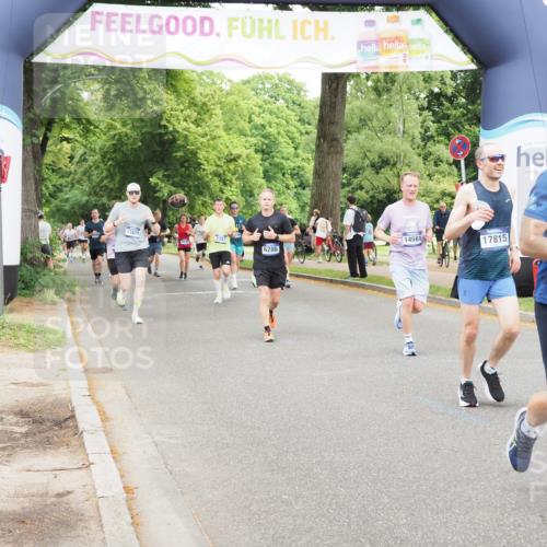 29.06.2025 - hella hamburg halbmarathon MichiJ http://msf.ph/oto/8335920 29.06.2025 10:39:07 Zwischen KM18-KM19 2287, 2636, 2946, 8977, 9214, 9656, 11625, 12224, 12949, 14122, 14561, 15126, 15496, 17131, 17815, 18869 meine-sportfotos.de