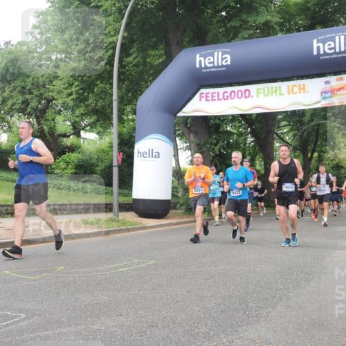 29.06.2025 - hella hamburg halbmarathon KatJ http://msf.ph/oto/8335942 29.06.2025 10:47:50 Zwischen KM18-KM19 1190, 2322, 2323, 8154, 8421, 8422, 8483 meine-sportfotos.de