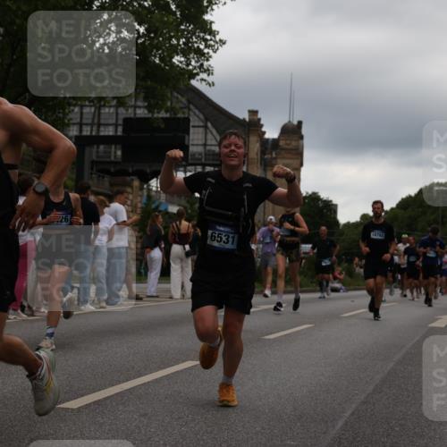 29.06.2025 - hella hamburg halbmarathon Yannick Fuchs http://msf.ph/oto/8335979 29.06.2025 10:51:56 20KM 1595, 1611, 2025, 2488, 2656, 2759, 2806, 2840, 2883, 2907, 3093, 3859, 4319, 4426, 4467, 4502, 4579, 4632, 4708, 4833, 5277, 5341, 5926, 6104, 6138, 6147, 6531, 6595, 7138, 7189, 8322, 8585, 9316, 9485, 10599, 10788, 11645, 12585, 13465, 13816, 13880, 14266, 14571, 15217, 15229, 16517, 16531, 17405, 17415, 17455, 17543, 17827, 18068, 18180, 18492, 18501, 18587, 18762, 18891 meine-sportfotos.de