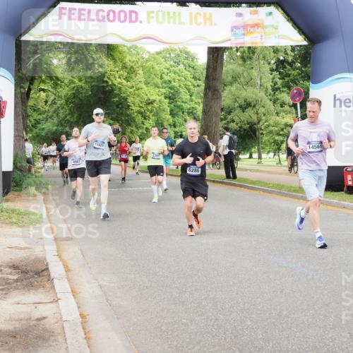 29.06.2025 - hella hamburg halbmarathon MichiJ http://msf.ph/oto/8335987 29.06.2025 10:39:08 Zwischen KM18-KM19 2287, 2397, 2636, 2946, 4967, 6286, 8977, 9214, 9656, 12224, 12949, 14122, 14561, 15126, 15496, 17131, 17815, 18869 meine-sportfotos.de