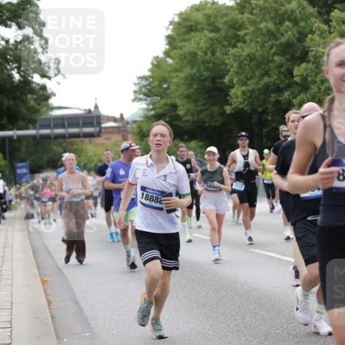 29.06.2025 - hella hamburg halbmarathon Jannik Wohlers http://msf.ph/oto/8336060 29.06.2025 10:40:53 Lombardsbrücke 1536, 1542, 1731, 2229, 2805, 3532, 3533, 3623, 4412, 4638, 5086, 5225, 5688, 5689, 5928, 5942, 6088, 6250, 6474, 6793, 6894, 7661, 7821, 8293, 8385, 8586, 8751, 8769, 8878, 8992, 9962, 10181, 10269, 10407, 10835, 11209, 11851, 13168, 13299, 13373, 13778, 13848, 14037, 14253, 14376, 15076, 15224, 15953, 16260, 16454, 16559, 16846, 16981, 17370, 17872, 18494, 18580, 18844, 18888 meine-sportfotos.de