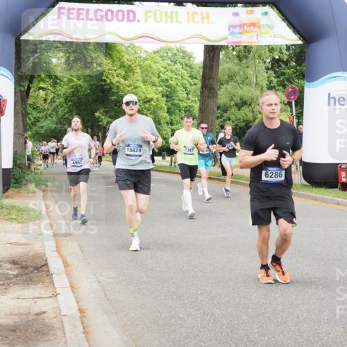 29.06.2025 - hella hamburg halbmarathon MichiJ http://msf.ph/oto/8336125 29.06.2025 10:39:09 Zwischen KM18-KM19 2287, 2397, 2636, 2946, 4967, 6286, 8977, 9656, 12224, 12949, 14561, 15126, 15829, 17131, 17530, 17815, 18869 meine-sportfotos.de