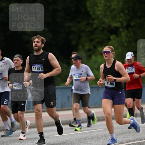 29.06.2025 - hella hamburg halbmarathon Dr. Thomas Lammeyer http://msf.ph/oto/8336149 29.06.2025 10:40:01 Kennedybrücke 1336, 2352, 2412, 2588, 2827, 3828, 4413, 4965, 5147, 6189, 6867, 7111, 7275, 8356, 8567, 8947, 9470, 9819, 10047, 10565, 10567, 10652, 11010, 11187, 11198, 11233, 11359 meine-sportfotos.de