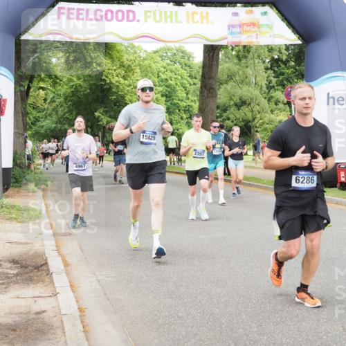29.06.2025 - hella hamburg halbmarathon MichiJ http://msf.ph/oto/8336177 29.06.2025 10:39:09 Zwischen KM18-KM19 2287, 2397, 2636, 2946, 4967, 6286, 8977, 9656, 12224, 12949, 14561, 15126, 15829, 17131, 17530, 17815, 18869 meine-sportfotos.de