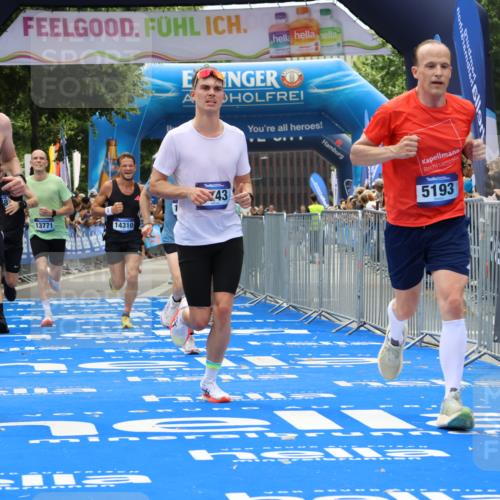 29.06.2025 - hella hamburg halbmarathon Strokosch-Dieckow http://msf.ph/oto/8336195 29.06.2025 10:33:45 Ziel 1396, 1743, 2228, 2243, 2746, 4246, 5193, 10865, 12595, 13771, 14310, 14466, 16243, 16755 meine-sportfotos.de