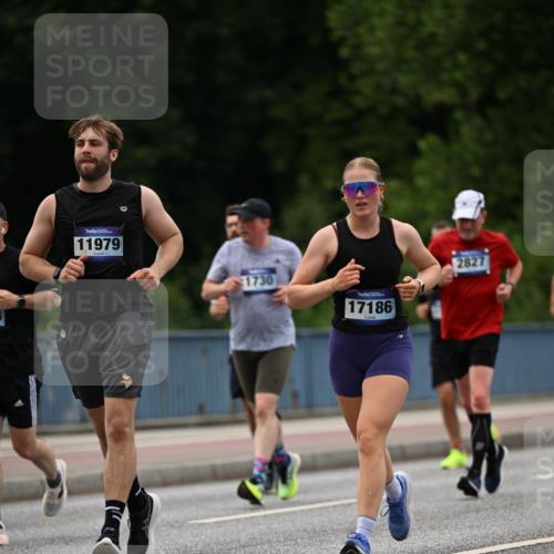 29.06.2025 - hella hamburg halbmarathon Dr. Thomas Lammeyer http://msf.ph/oto/8336197 29.06.2025 10:40:01 Kennedybrücke 1336, 2352, 2412, 2588, 2827, 3828, 4413, 4965, 5147, 6189, 6867, 7111, 7275, 8356, 8567, 8947, 9470, 9819, 10047, 10565, 10567, 10652, 11010, 11187, 11198, 11233, 11359 meine-sportfotos.de