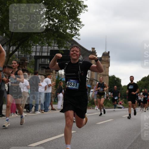 29.06.2025 - hella hamburg halbmarathon Yannick Fuchs http://msf.ph/oto/8336209 29.06.2025 10:51:56 20KM 1595, 1611, 2025, 2488, 2656, 2759, 2806, 2840, 2883, 2907, 3093, 3859, 4319, 4426, 4467, 4502, 4579, 4632, 4708, 4833, 5277, 5341, 5926, 6104, 6138, 6147, 6531, 6595, 7138, 7189, 8322, 8585, 9316, 9485, 10599, 10788, 11645, 12585, 13465, 13816, 13880, 14266, 14571, 15217, 15229, 16517, 16531, 17405, 17415, 17455, 17543, 17827, 18068, 18180, 18492, 18501, 18587, 18762, 18891 meine-sportfotos.de