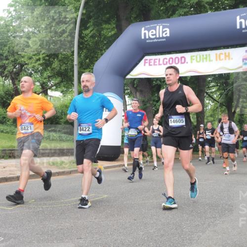 29.06.2025 - hella hamburg halbmarathon KatJ http://msf.ph/oto/8336214 29.06.2025 10:47:51 Zwischen KM18-KM19 1190, 8154, 8421, 8422, 8483 meine-sportfotos.de