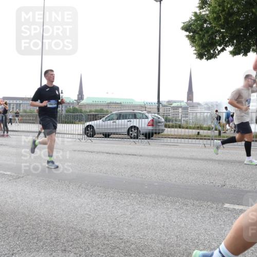 29.06.2025 - hella hamburg halbmarathon Lena Gebhardt http://msf.ph/oto/8336219 29.06.2025 10:38:05 Lombardsbrücke 16220, 1196, 1394, 1457, 1475, 1578, 1596, 1742, 1791, 1799, 1901, 1966, 1985, 2113, 2199, 2498, 2786, 2853, 3010, 3230, 3242, 3246, 3286, 3338, 3635, 3636, 3716, 3880, 4414, 4921, 5139, 5300, 5522, 5713, 5875, 6199, 6200, 6243, 6362, 6697, 6751, 6930, 7118, 7165, 7244, 7321, 7350, 7552, 7629, 7696, 7868, 7914, 8985, 9247, 9288, 9895, 10159, 10506, 10836, 11087, 11543, 12254, 12472, 12824, 17798 meine-sportfotos.de
