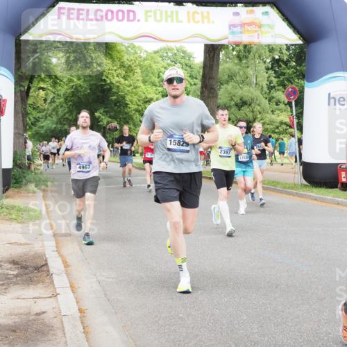 29.06.2025 - hella hamburg halbmarathon MichiJ http://msf.ph/oto/8336223 29.06.2025 10:39:10 Zwischen KM18-KM19 2397, 2636, 2818, 4967, 6286, 8977, 14561, 15126, 15829, 17530, 17815, 18869 meine-sportfotos.de