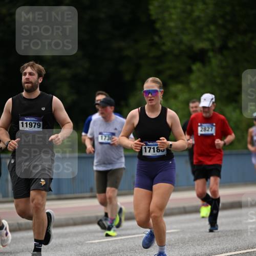 29.06.2025 - hella hamburg halbmarathon Dr. Thomas Lammeyer http://msf.ph/oto/8336229 29.06.2025 10:40:01 Kennedybrücke 1336, 2352, 2412, 2588, 2827, 3828, 4413, 4965, 5147, 6189, 6867, 7111, 7275, 8356, 8567, 8947, 9470, 9819, 10047, 10565, 10567, 10652, 11010, 11187, 11198, 11233, 11359 meine-sportfotos.de