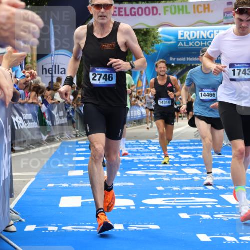 29.06.2025 - hella hamburg halbmarathon Strokosch-Dieckow http://msf.ph/oto/8336260 29.06.2025 10:33:46 Ziel 1743, 2228, 2243, 2746, 4246, 5193, 10865, 13771, 14310, 14466, 16243, 16755 meine-sportfotos.de