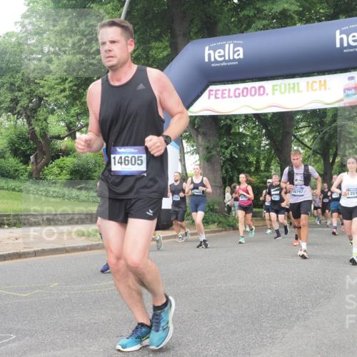 29.06.2025 - hella hamburg halbmarathon KatJ http://msf.ph/oto/8336268 29.06.2025 10:47:52 Zwischen KM18-KM19 1190, 3740, 6580, 7006, 8154, 8421, 8422, 8483 meine-sportfotos.de