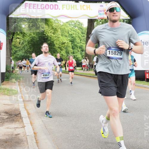 29.06.2025 - hella hamburg halbmarathon MichiJ http://msf.ph/oto/8336275 29.06.2025 10:39:10 Zwischen KM18-KM19 2397, 2636, 2818, 4967, 6286, 8977, 14561, 15126, 15829, 17530, 17815, 18869 meine-sportfotos.de