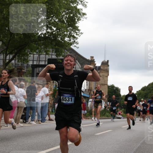 29.06.2025 - hella hamburg halbmarathon Yannick Fuchs http://msf.ph/oto/8336297 29.06.2025 10:51:56 20KM 1595, 1611, 2025, 2488, 2656, 2759, 2806, 2840, 2883, 2907, 3093, 3859, 4319, 4426, 4467, 4502, 4579, 4632, 4708, 4833, 5277, 5341, 5926, 6104, 6138, 6147, 6531, 6595, 7138, 7189, 8322, 8585, 9316, 9485, 10599, 10788, 11645, 12585, 13465, 13816, 13880, 14266, 14571, 15217, 15229, 16517, 16531, 17405, 17415, 17455, 17543, 17827, 18068, 18180, 18492, 18501, 18587, 18762, 18891 meine-sportfotos.de