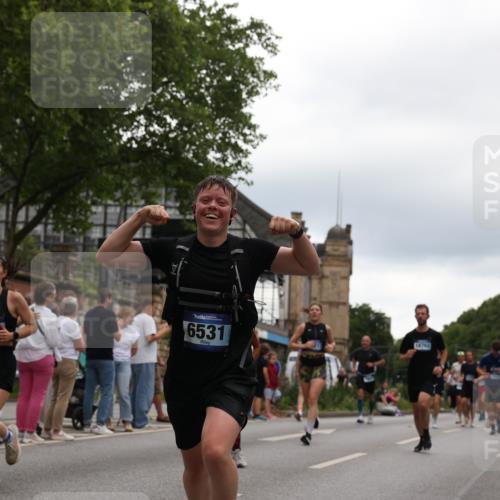 29.06.2025 - hella hamburg halbmarathon Yannick Fuchs http://msf.ph/oto/8336382 29.06.2025 10:51:56 20KM 1595, 1611, 2025, 2488, 2656, 2759, 2806, 2840, 2883, 2907, 3093, 3859, 4319, 4426, 4467, 4502, 4579, 4632, 4708, 4833, 5277, 5341, 5926, 6104, 6138, 6147, 6531, 6595, 7138, 7189, 8322, 8585, 9316, 9485, 10599, 10788, 11645, 12585, 13465, 13816, 13880, 14266, 14571, 15217, 15229, 16517, 16531, 17405, 17415, 17455, 17543, 17827, 18068, 18180, 18492, 18501, 18587, 18762, 18891 meine-sportfotos.de