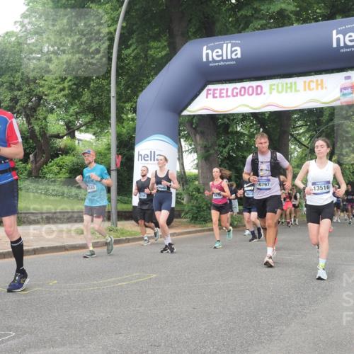 29.06.2025 - hella hamburg halbmarathon KatJ http://msf.ph/oto/8336404 29.06.2025 10:47:53 Zwischen KM18-KM19 3740, 5708, 6580, 7006, 8154, 8421, 8422, 8483 meine-sportfotos.de