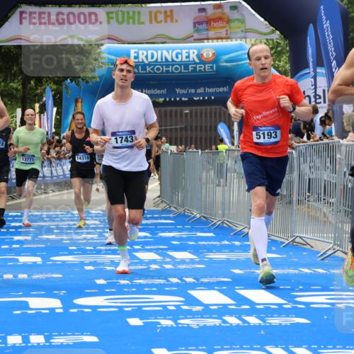 29.06.2025 - hella hamburg halbmarathon Strokosch-Dieckow http://msf.ph/oto/8336438 29.06.2025 10:33:45 Ziel 1396, 1743, 2228, 2243, 2746, 4246, 5193, 10865, 12595, 13771, 14310, 14466, 16243, 16755 meine-sportfotos.de