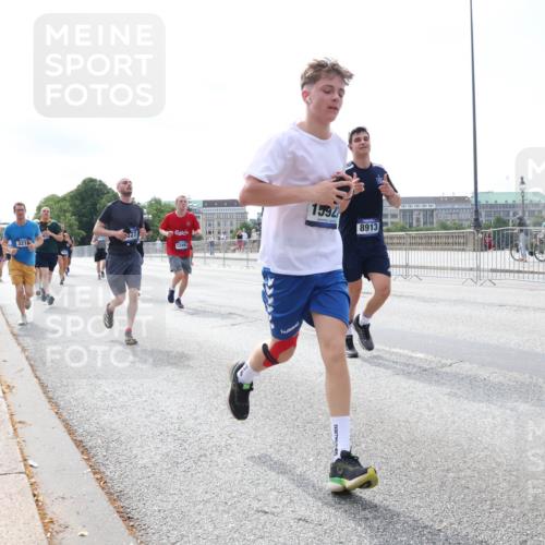 29.06.2025 - hella hamburg halbmarathon Lena Gebhardt http://msf.ph/oto/8336440 29.06.2025 10:13:20 Lombardsbrücke 3218, 12492, 1592, 8913, 1007, 1020, 1051, 1747, 1859, 2055, 2942, 2961, 3218, 3360, 3728, 3729, 4187, 4532, 4795, 4950, 5546, 6489, 6717, 6724, 7346, 7446, 7447, 7460, 7873, 8279, 8398, 8405, 8913, 9128, 9141, 9527, 9612, 10067, 10402, 11720, 12492, 13331, 13928, 14404, 15531, 15663, 15922, 16030, 16255, 16323, 16437, 17474, 17699, 17988, 18048, 18222, 18231, 18320, 18530, 18732 meine-sportfotos.de