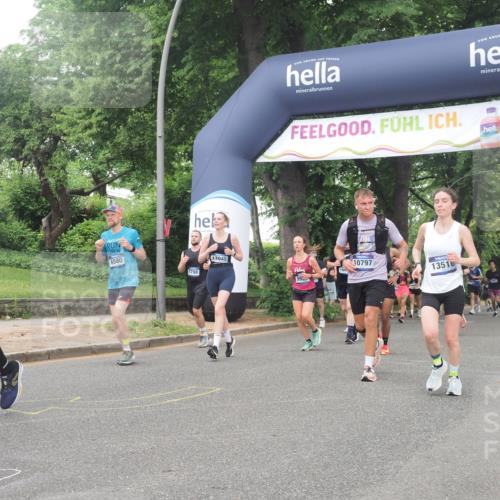 29.06.2025 - hella hamburg halbmarathon KatJ http://msf.ph/oto/8336447 29.06.2025 10:47:53 Zwischen KM18-KM19 3740, 5708, 6580, 7006, 8154, 8421, 8422, 8483 meine-sportfotos.de